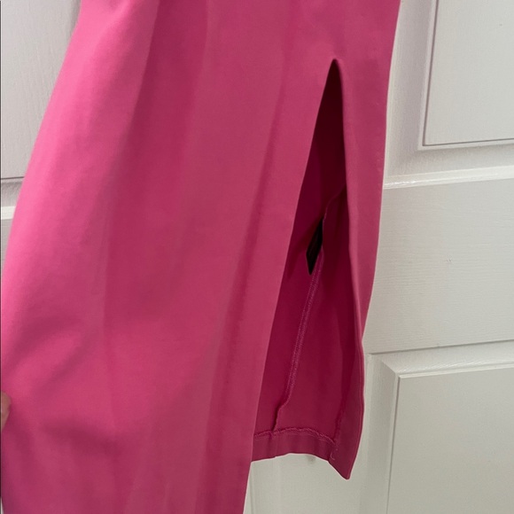 Elegant Pink Sleeveless Dress - Picture 2 of 2